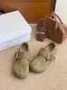 Sandálias Birkenstock Retrô de Sola Grossa com Dedos Separados para Mulheres 2026 Novas Versáteis que Aumentam a Altura Slip-On com Fivela de Metal Sapatos Individuais para Mulheres Atacado