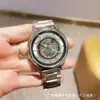 Atacado Relógios Masculinos Negócios Samurai Preto Automático Masculino Cinto Vazado Pulseira de Aço Relógio Agindo Fabricantes de Iates
