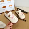 Lindos Zapatos Pequeños de Cuero con Conejo para Niñas 2026 Verano Nuevos Mary Janes para Bebé Mocasines Suela Suave Antideslizantes Zapatos de Una Sola Pieza