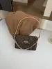 Bolsa de Hombro Pequeña Cuadrada con Monograma Acolchado para Mujer, Modelo Nuevo 2025 de Lujo Ligero Vintage, para Llevar en la Mano Debajo del Brazo, para Viajar