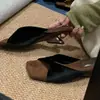 Primer Encuentro Temporada Terciopelo Plisado de Una Tira Punta Cuadrada Sandalias de Cuña Deslizantes para Mujer Estilo Francés de Lujo Ligero Retro Zapatillas de Exterior con Temperamento
