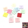 Botón de Plástico Macarrón 12 Colores Borde Ondulado Cuadrado Cuatro Agujeros Ropa Infantil DIY Hecho a Mano Botón Decoración para Zapatos Perforado En Stock
