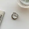 Anillo de resina único y de nicho de forma irregular con un diseño abierto minimalista, electrochapado en cobre, versátil y elegante para mujer