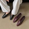 Zapatos de cuña rojo vino vintage Nuevo nicho Cremallera frontal Punta cuadrada Tacón bajo Zapatos de mujer Piel de oveja Elegantes Zapatos de leche Modernos