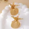 Un Par de Pendientes de Mujer Estilo Playa con Estrellas de Mar y Conchas Cosidas, Exquisitos y Modernos para Vacaciones