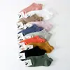 Calcetines Tobilleros de Rayas Verticales para Mujer de 168 Agujas Personalizados para Primavera, Verano y Otoño, Calcetines Invisibles de Algodón de Color Sólido para Mujer de Zhuji