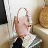 Bolsa Pequena Popular Transfronteiriça para Mulheres, Versátil de Alto Padrão, Estilo Novo de Nicho, Bolsa Transversal Simples Estilo Coreano, Bolsa Saco Feminina