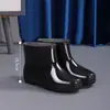 Botas de chuva: antiderrapante, resistente a óleo, resistente ao desgaste, de cano alto, moderno, resistente a odores, à prova d'água, espesso, leve, resistente à água e resistente a manchas, proporcionando calor