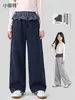 Calça de malha casual nova outono 2026 para meninas Xiaofei, calça de perna larga versátil para crianças maiores, calça de moletom infantil com acabamento em renda