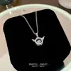 Elegante Collar de Corazón Palpitante con Alas de Ángel para Mujer, Lujo Ligero, Gama Alta, Versátil, Exquisito, Estilo Celebridad de Internet, Cadena para Clavícula de Acero de Titanio