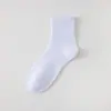Indústria de Meias Zhuji: Meias masculinas de algodão para outono e inverno, meias femininas de cano médio, meias femininas longas anti-odor quentes versáteis de cor sólida curtas