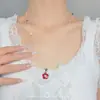 Colar de Contas com Flor Vermelha de Cor Contrastante para Mulheres Verão Coreano Design de Nicho Corrente para Clavícula Acessórios de Colar Versáteis para o Dia a Dia