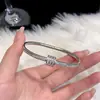 El Tesoro de la Tienda, Pulsera Popular Transfronteriza de Acero de Titanio, Colección Estilo Europeo y Americano, Lujo Ligero, Versátil y a la Moda, Precio de Fábrica, Dropshipping