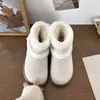 Nuevas botas de nieve versátiles de estilo coreano, con suela gruesa, para mujer, moda de invierno 2026, forradas de felpa, de caña corta, cálidos y casuales, zapatos de algodón para mujer