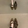 Primer Encuentro Zapatos Mary Jane de Gamuza con Punta Aguda Estilo Retro Francés de Temporada para Mujer, Suela Suave, Correa Única, Tacón de Cuña que Aumenta la Altura, Estilo para Viajes al Trabajo, Poco Profundos