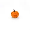 Fabricante mayorista de accesorios decorativos de calabaza artificial para Halloween, adornos de Acción de Gracias, calabazas de espuma y terciopelo hechas a mano