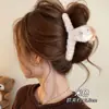 Grampo de cabelo grande de pelúcia para outono e inverno para cabelos grossos, novo grampo de tubarão requintado feminino 2026, grampo de cabelo para a parte de trás da cabeça