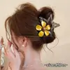 Lindo y elegante pinza de tiburón con forma de lazo, pinza para el pelo de moda con diseño floral, accesorio simple para peinados recogidos a medias