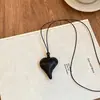 Colar de Corda de Cera com Laço Simples Retrô para Outono e Inverno para Mulheres 2025 Novas Correntes Longas para Suéter com Decote Halter de Alta Qualidade