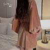Guiruo Sexy Collar Cor Sólida Veludo Dividido Deslize Camisola Vestido Simples Confortável Senhoras Terno de Casa 2821