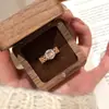 Anillo Popular de Encaje Rosa Cristalino de Xiaohongshu para Otoño e Invierno, Elegante Anillo Apilable de Oro Rosa Champagne Lujoso Huevo de Paloma