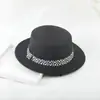 GD moda casual estrella con sombrero de copa para hombre y mujer estilo caballero retro británico sombrero plano plano a lo largo de lana sombrero para padres e hijos