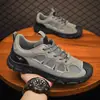 Zapatos de hombre de suela blanda modelo nuevo 2026, antideslizantes, resistentes al desgaste, zapatos de trabajo protectores, zapatos deportivos de senderismo transpirables para exteriores, venta al por mayor transfronteriza