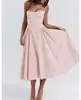 Vestido strapless de verão mais vendido da Amazon, estilo europeu e americano, com cintura marcada, design moderno e sexy, perfeito para férias na praia.