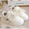 Tênis de Menina 2025 Novo Outono Solado Macio Casual Infantil Sapatos Brancos Versátil Roupa Exterior Sapatos Esportivos Estudantis