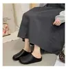 Sapatos femininos casuais retrô confortáveis de bico fechado, versão coreana outono 2026, chinelos preguiçosos versáteis de sola grossa estilo Birkenstock