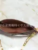 Fornecimento Exclusivo Transfronteiriço de Bolsas Clássicas de Designer, Bolsas de Corrente com Rebites Atacado Europeu e Americano, Bolsas Pequenas de Mão, Bolsas de Pelúcia com Caixa