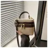 Bolsa de Ombro Transversal Fashion Tendência Estilosa de Grande Capacidade em Bloco de Cores Nova 2025