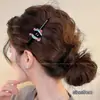 Lindo pasador de pelo de gatito negro, moderno y versátil para mujeres, perfecto para sujetar el flequillo y el cabello lateral, con un diseño de pinza de pico de pato de alta gama