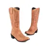 35-48 Botas Femininas de Cano Alto com Salto Médio Outono/Inverno, Botas Western Versáteis de Bico Fino para Calçar, Salto Quadrado, Botas de Couro de Cor Sólida para Comércio Exterior