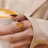 Moda Europea y Americana Anillo de Acero de Titanio para Mujer Nicho Ins Mariposa Corazón Estilo Minimalista Anillo Oro 18K Temperamento Joyería de Moda