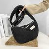 2022 Inverno Nova Atacado Bolsa de Bolinho de Lã de Cordeiro Ombro Crossbody Bolsa Feminina Casual All-match Moda Pelúcia Bolsa Pequena