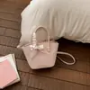 Bolsa de Palha Fresca e Simples Estilo Coreano, Nova Bolsa de Ombro Niche Doce e Delicada, Bolsa Transversal Versátil para o Dia a Dia