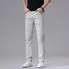 Ropa para Hombre Xintang 2026 Primavera/Verano Nuevos Jeans de Pierna Recta Estilo Europeo Ajuste Delgado, Pantalones Largos de Mezclilla Elástica Delgada
