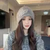 Sombrero Apilado con Cordón y Volantes de Mariposa Protección para Orejas Sombrero Cálido Otoño e Invierno Adelgazamiento Facial Pañuelo para la Cabeza Versátil para Mujer Sombrero de Frío de Moda