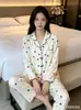 Nuevos pijamas de mujer para otoño e invierno, terciopelo cálido con cuello de concha, colores contrastantes, estilo de dibujos animados dulce, conjunto de ropa de casa de alta gama