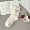 26 Meias de Dormir Cartoon Tridimensional em Fleece Coral Outono e Inverno Meias Quentes para Casa Meias Fofas KT de Cano Médio Meia Fleece