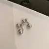 "Abalorio Floral de Perla" aretes de botón florales vintage con circonita y perla, aretes de lujo ligero de alta gama con un diseño único, aretes de nicho