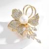 Broche de perlas de alta calidad para mujer, elegante broche para traje, abrigo, alfiler fijo para ropa, hebilla antiluz, joyería.