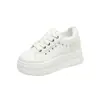 Zapatillas Blancas de Aumento de Altura 2026 para Mujer, Versión Coreana Ins de Otoño, Zapatillas Deportivas Casuales Versátiles de Suela Gruesa para Estudiantes, Estilo Callejero ZG006