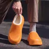 Pantuflas de color liso, impermeables, de punta cerrada para mujer, nueva colección otoño/invierno 2026, moda para exteriores, forradas de felpa, con suela gruesa y antideslizantes, de algodón