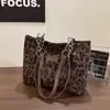 Bolso de Gran Capacidad con Estampado de Leopardo para Viajes Diarios de Mujer 2025 Nuevo Bolso de Hombro Otoño/Invierno para Estudiantes Universitarios Bolso Tote