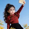 Estilo Coreano Menina Inverno 2026 Novo Xale Vermelho Gola Lapela Laço Capa Suéter Menina Pequena Veludo Bolo Saia