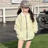 Roupas de Proteção Solar para Meninas Verão Fina Jaqueta de Manga Longa 2026 Novas Roupas de Verão Infantis Meninas Crianças Mais Velhas Respirável Roupas de Proteção Solar Tendência