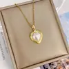 Collar con Colgante Minimalista de Corazón de Perla Fresca para Mujer Cadena para Clavícula Estilo Princesa Popular en Instagram Joyería de Acero de Titanio Venta Caliente