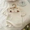 Camiseta de Manga Corta con Bordado de Cerezas Estiloso y Dulce para Niñas Timo, con Cuello de Solapa, Top Versátil de Verano Coreano de Moda